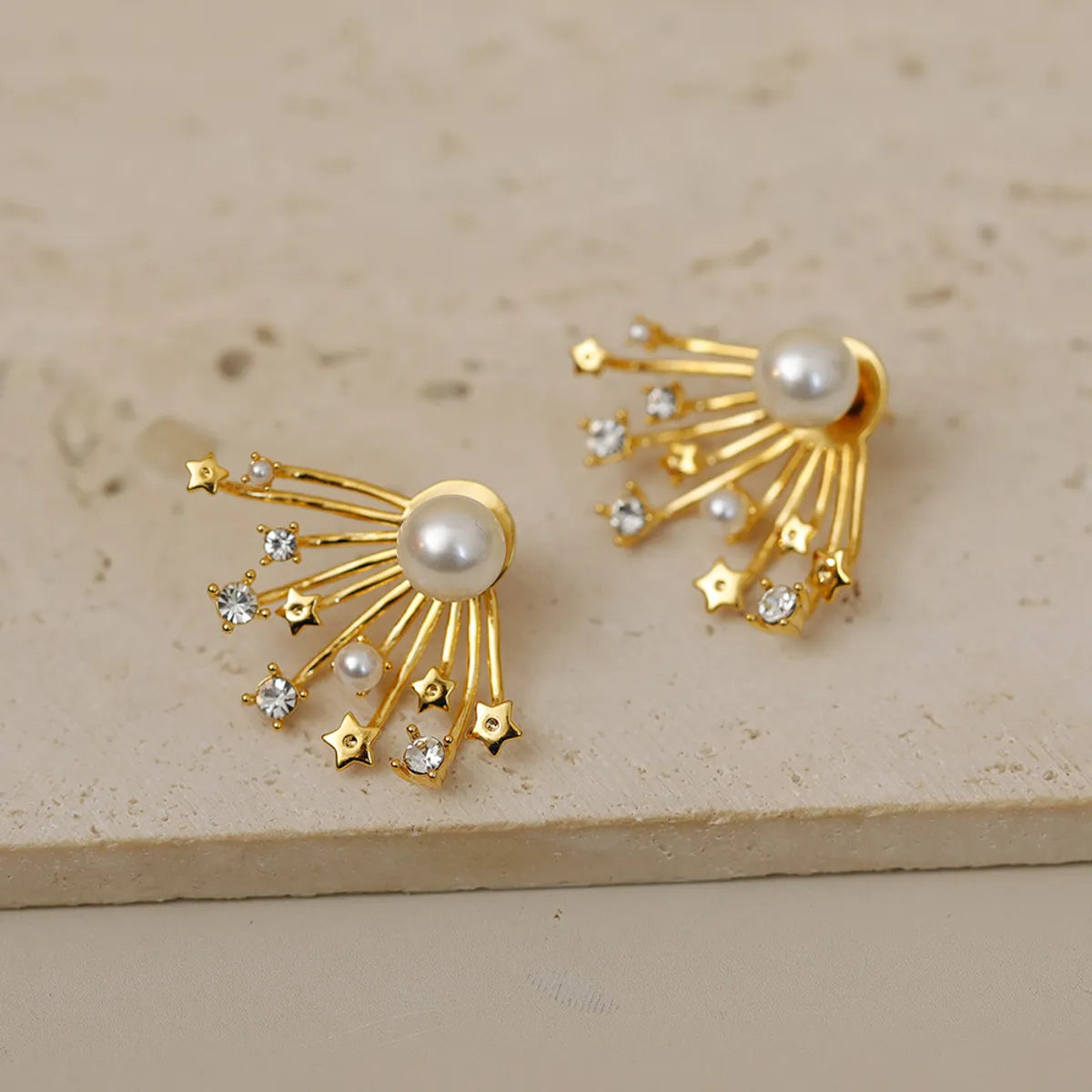 1 Pair Simple Style Classic Style Fireworks Plating Inlay Copper Pearl Zircon 18K Gold Plated Ear Studs