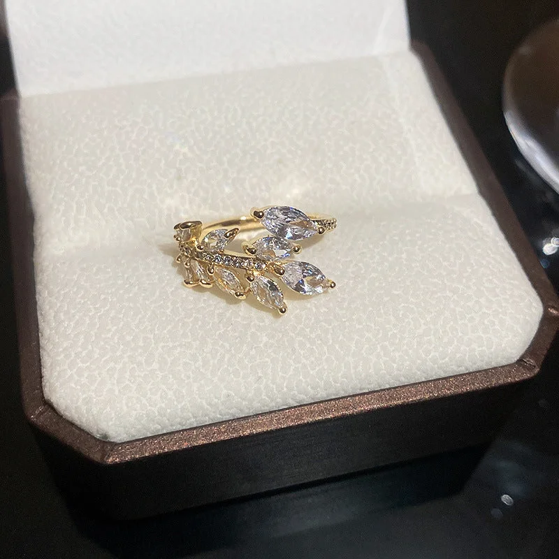 39# Ring-Golden Leaves. (Real Gold Plating)..