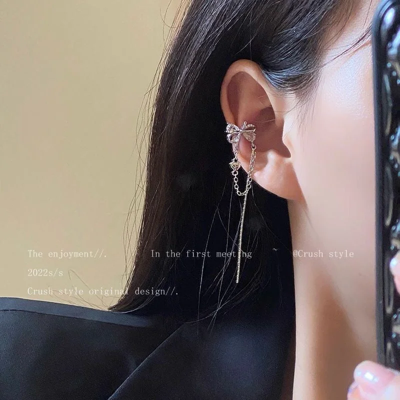 Zircon Bow Ear Clip [Right Ear]]