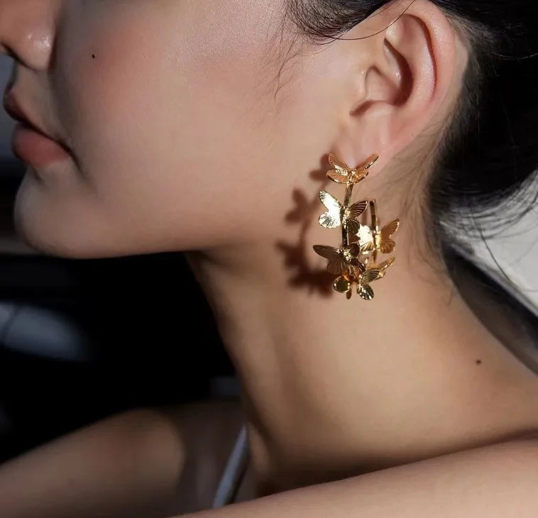 A Pair of as Main Image Earrings