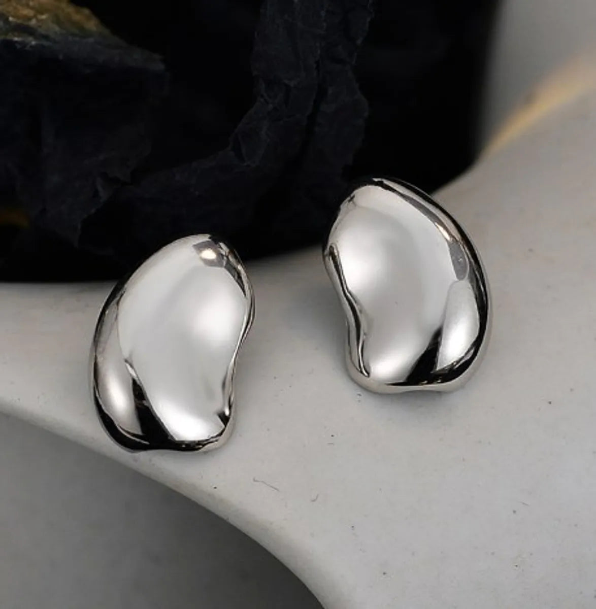 White Gold Color (with Silver Earnuts)