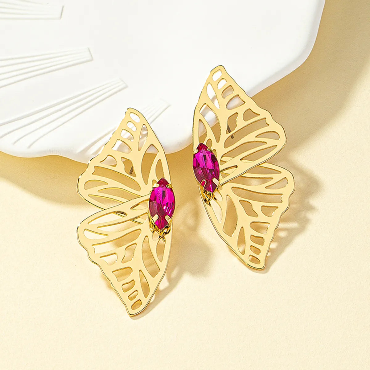 Retro Butterfly Alloy Plating Inlay Gem Women'S Ear Studs