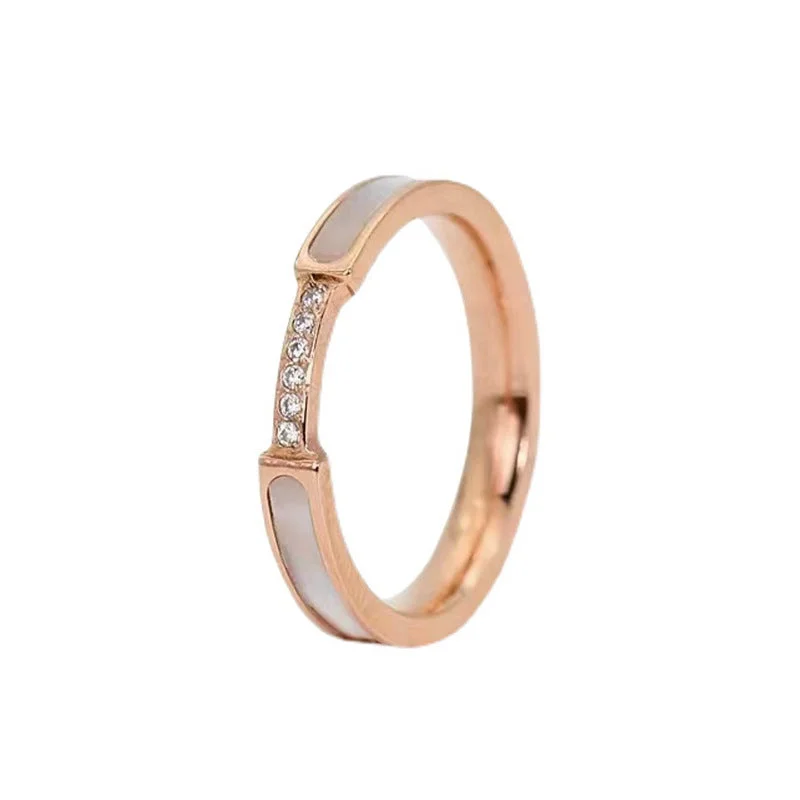 J039 Diamond White Shell Rose Gold