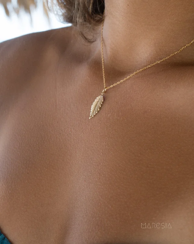 Dainty Pendant Necklace-Leaf Necklace ~ Gold Filled ~ MN026